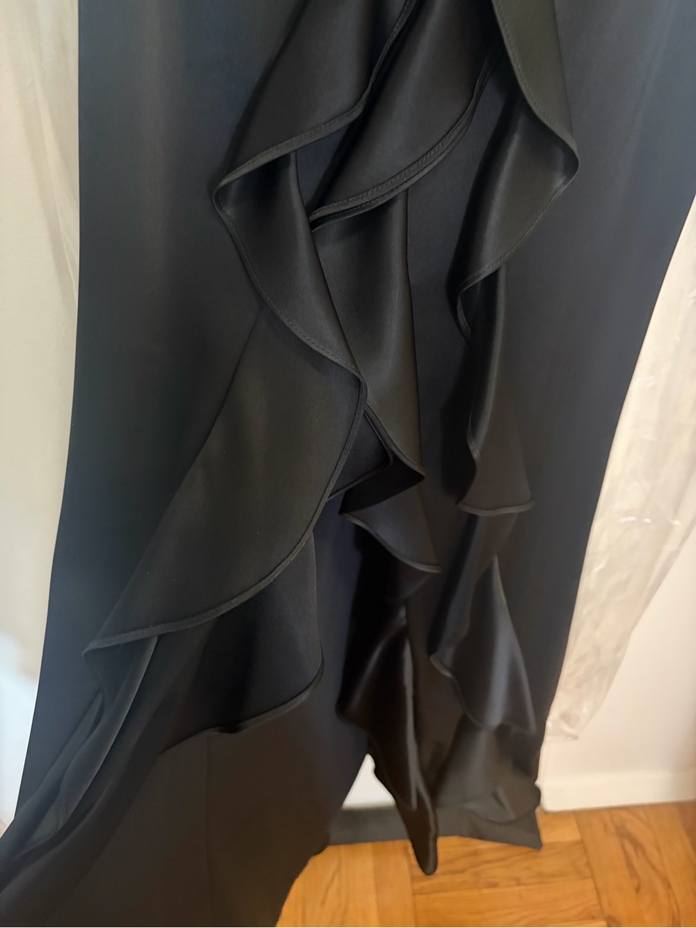 Alice + olivia Black Gown (satin) Evening Dress - Picture 5 of 9